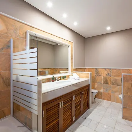 فيلة Lanzarote Zafiro Game 16